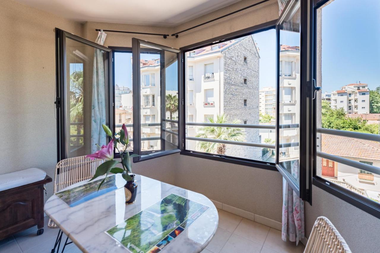 Beau Studio Veranda A Deux Pas De La Mer - Parking Inclus جوان ليه باه المظهر الخارجي الصورة