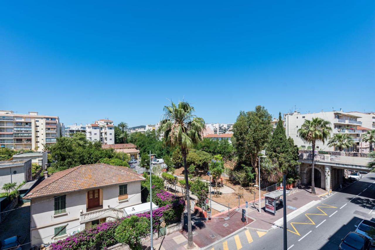 Beau Studio Veranda A Deux Pas De La Mer - Parking Inclus جوان ليه باه المظهر الخارجي الصورة